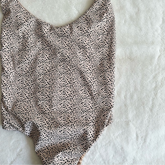 Lulus One-Piece Swimsuit Women’s Size Medium - Picture 2 of 8